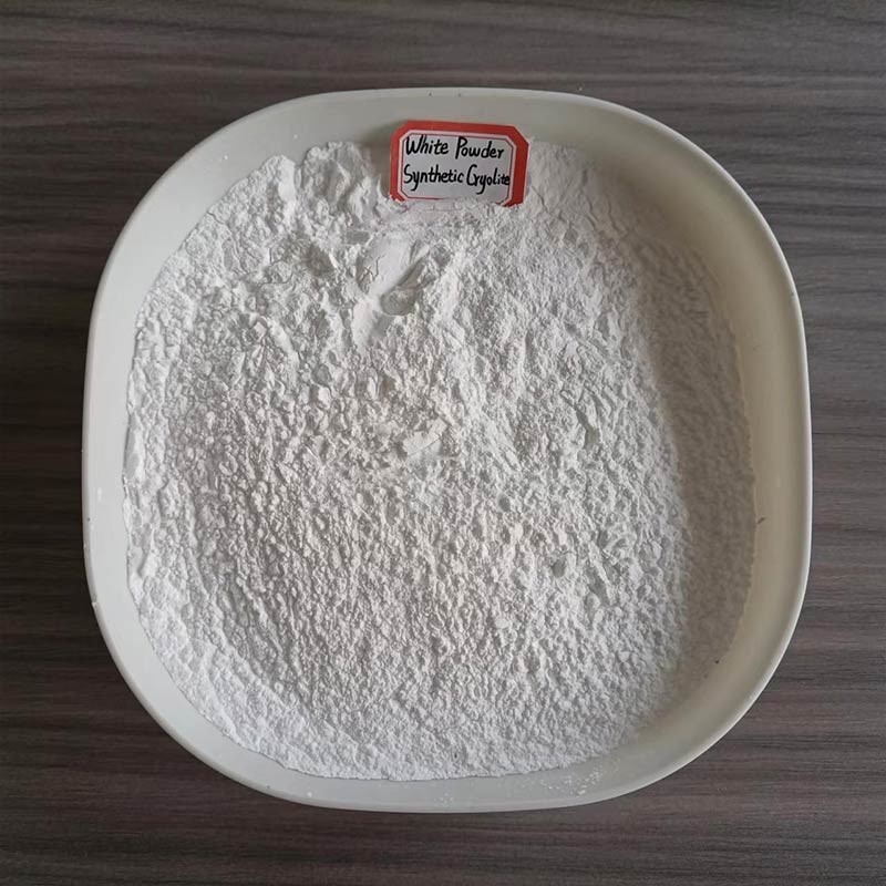 Cryolita de sodio de composición estable y para la electrólisis de aluminio y la producción de acero para la industria