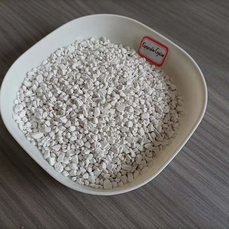 Cryolita de sodio de composición estable y para la electrólisis de aluminio y la producción de acero para la industria