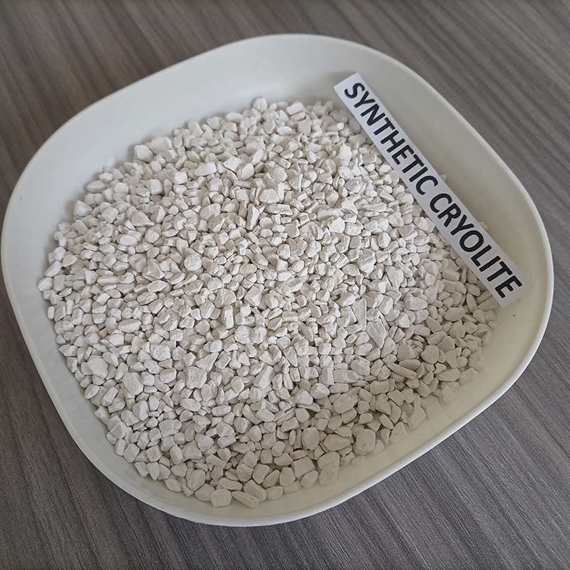 Cryolita de sodio blanca / no blanca con una pureza química superior para diversas aplicaciones industriales