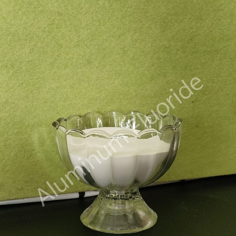 Productos químicos Fluoruro de aluminio Alf3 de arena blanca para materiales absorbentes de golpes