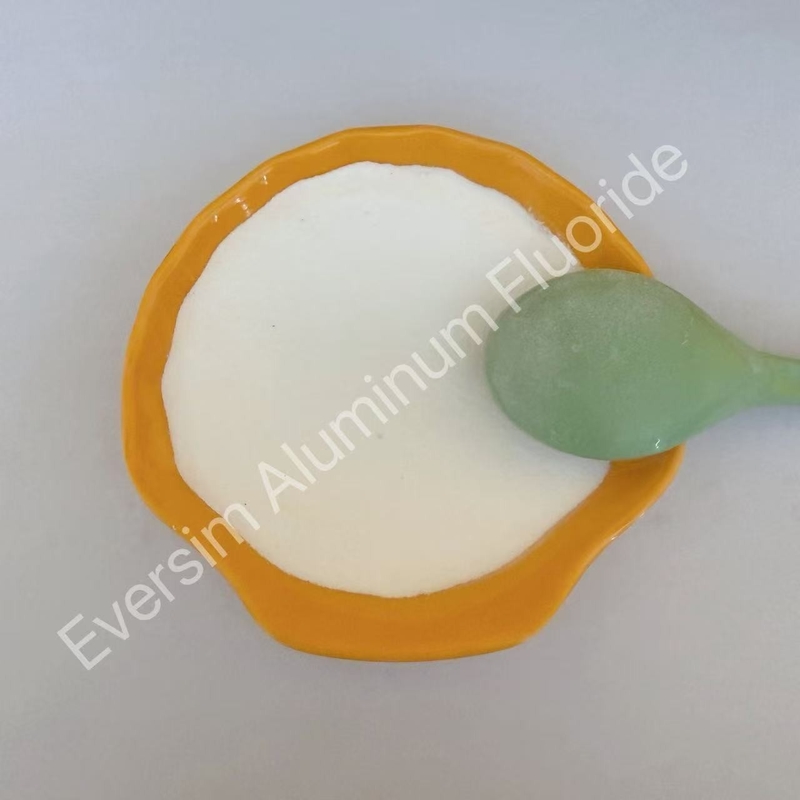 Alto grado de pureza CAS no 7784-18-1 Fluoruro de aluminio de arena blanca AlF3 Flujo para esmalte de esmalte