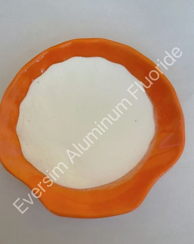 Alto grado de pureza CAS no 7784-18-1 Fluoruro de aluminio de arena blanca AlF3 Flujo para esmalte de esmalte