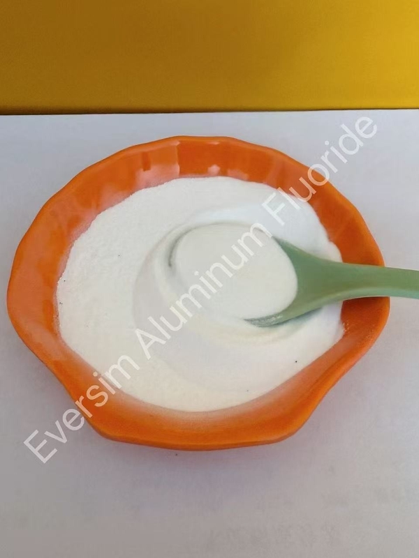 Alta pureza 98% Peso molecular 83,98 Alf3 Fluoruro de aluminio como materiales de flujo de grado industrial